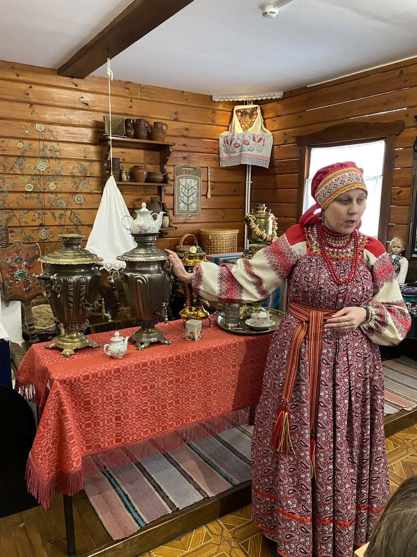 Экскурсия в музей ГМИЛИКА  Экспозиция &amp;quot;Русская изба&amp;quot;.