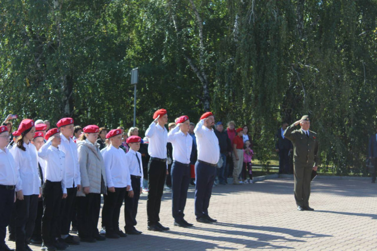 122 учащихся МБОУ «Лицей №3» приняли торжественную клятву юнармейца.